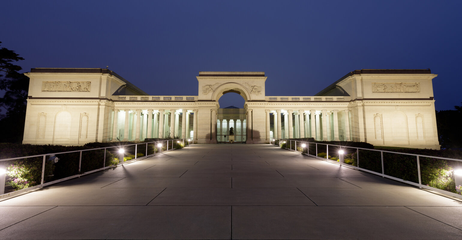 Legion of Honor scavenger hunt event setting near the museum courtyard and Lincoln Park